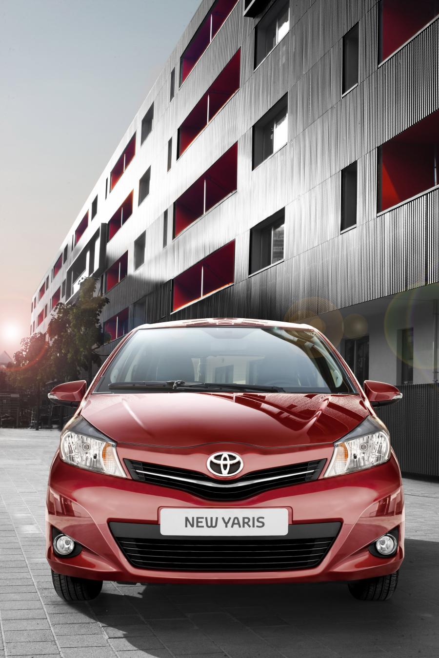  Toyota Yaris 2012 года  (фото 37 из 56)